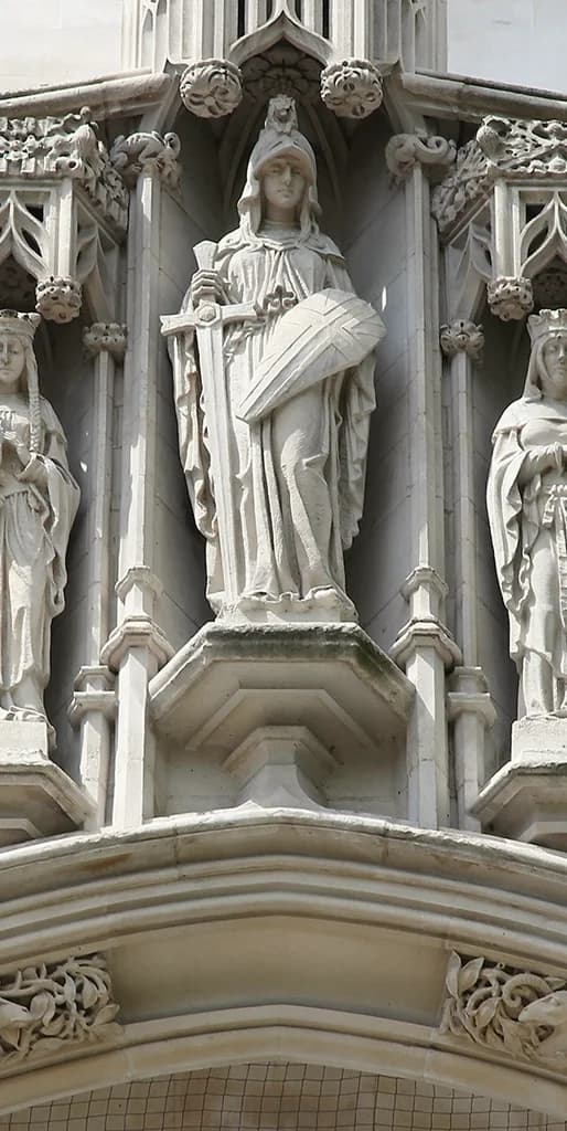 statue